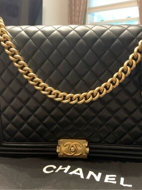 Chanel Boy bag size medium in like new condition